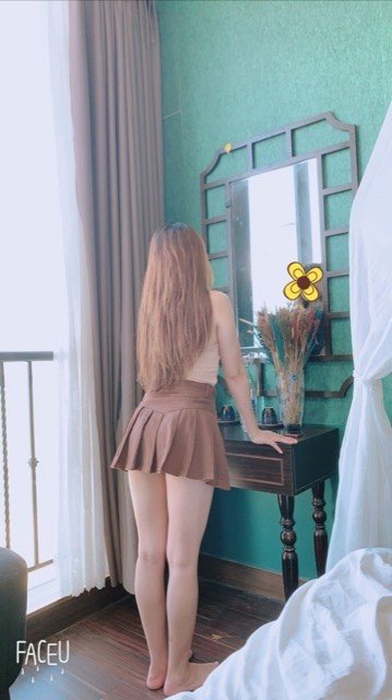 Bé Lan 2k lần đầu đi làm